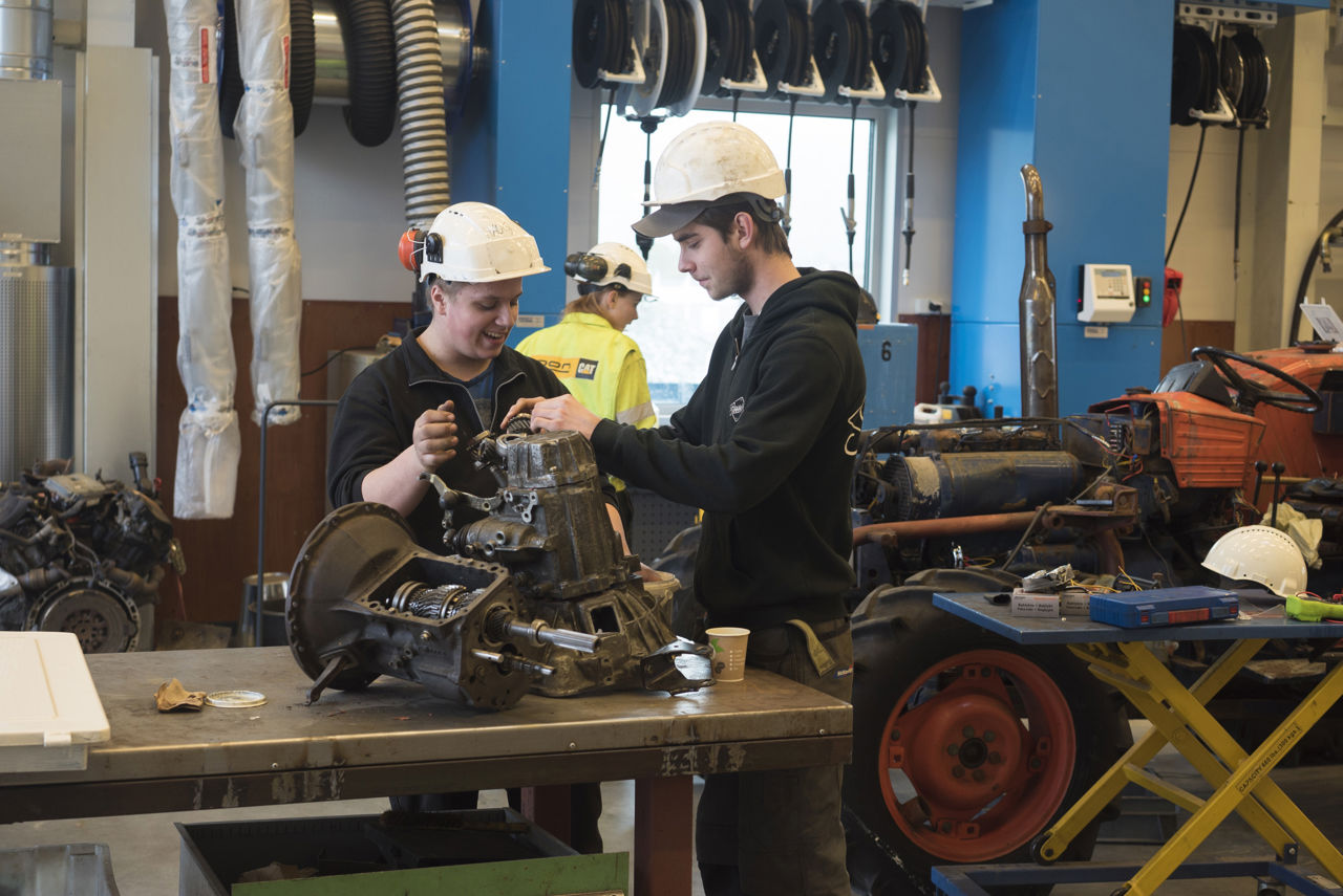 Bilete avetaljarbeid på girkasse og hydraulikksystem