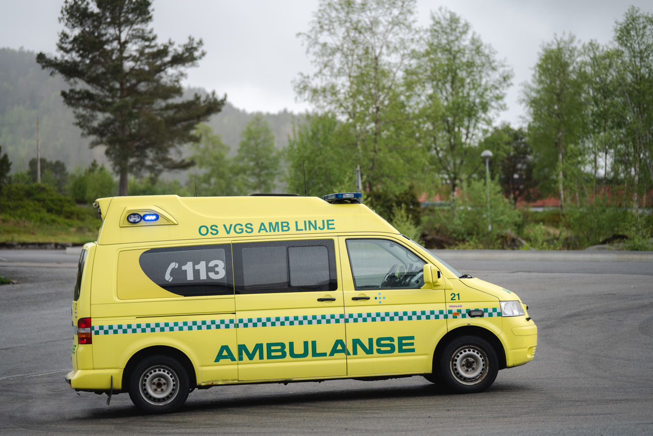 Bilete av skulens ambulanse